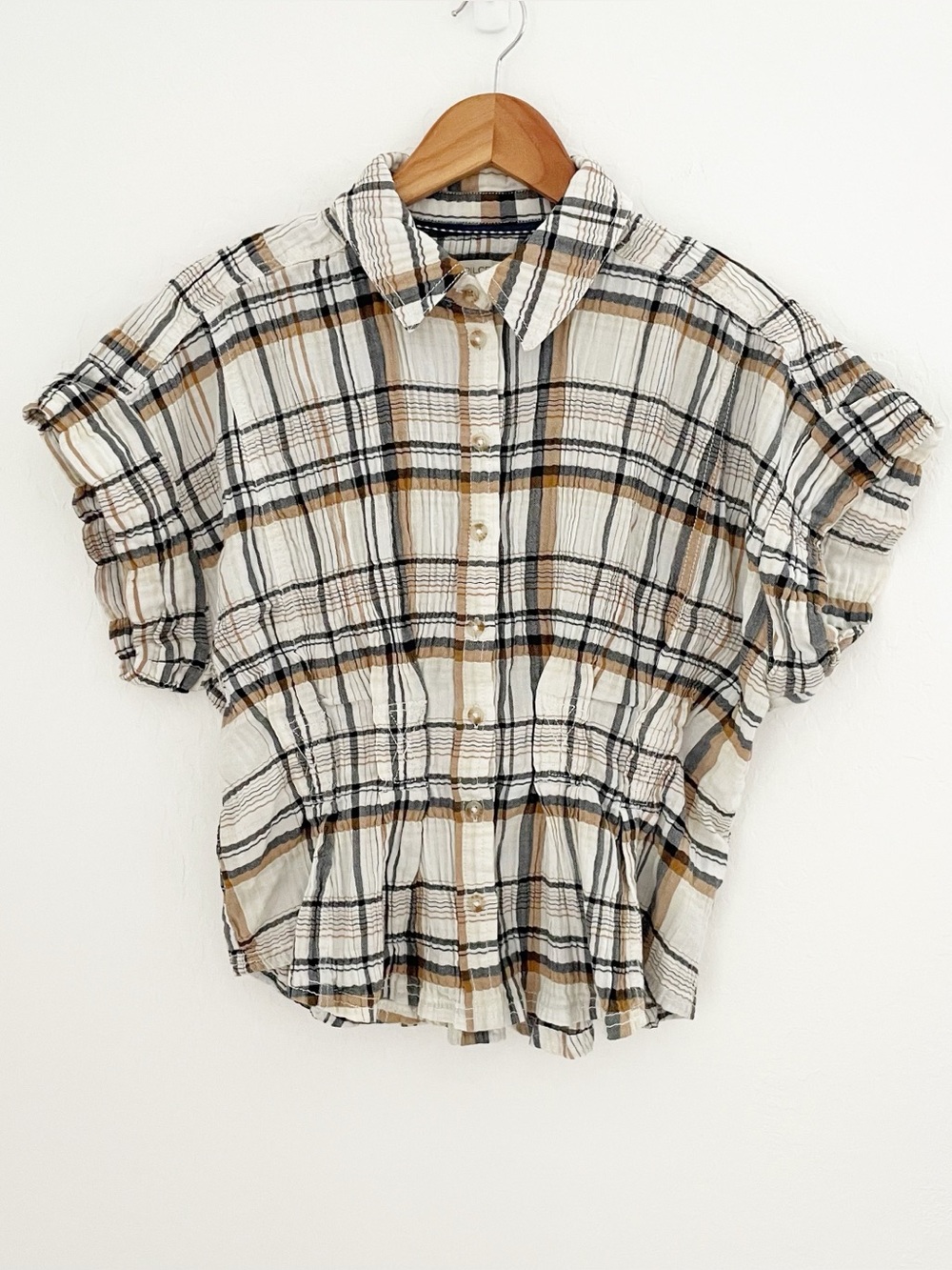 Pilcro Bobbie short-sleeve fitted-waist plaid blouse size medium